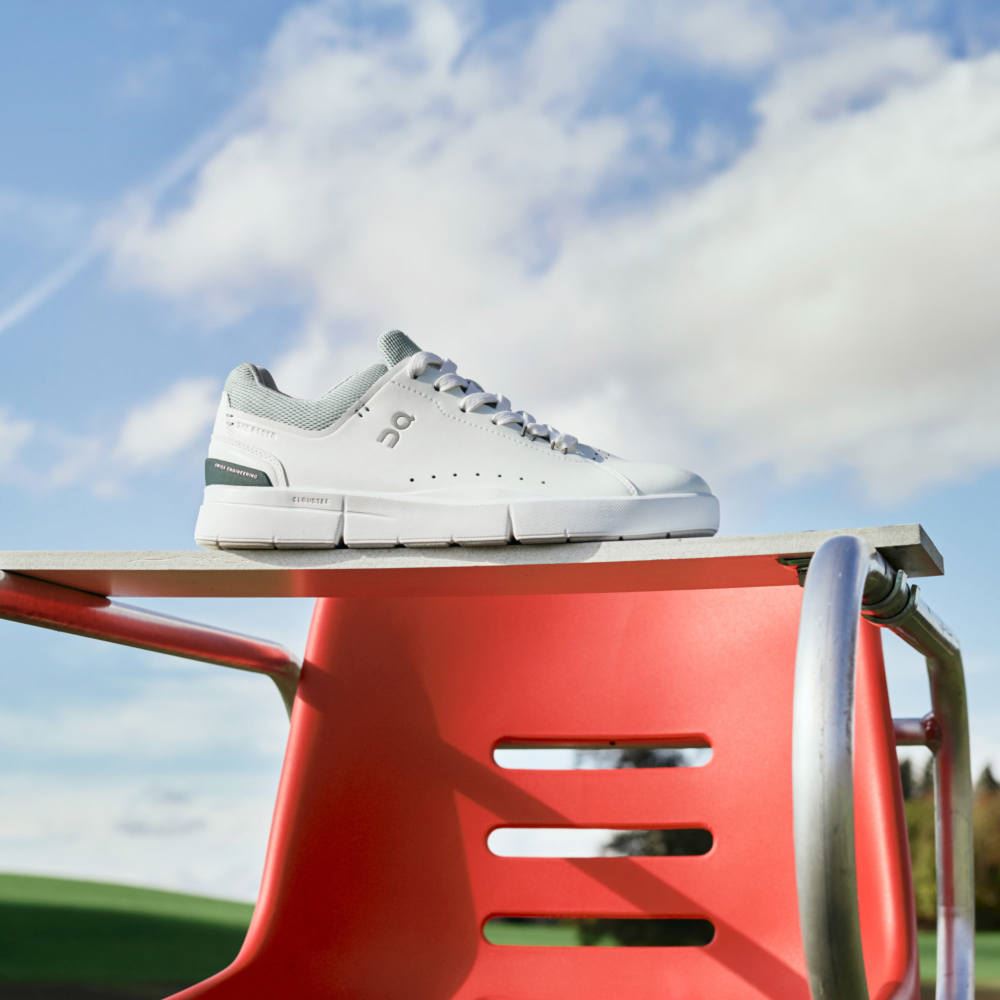 On THE ROGER Advantage: the versatile everyday sneaker - White | Juniper ON95XF385 - Image 2